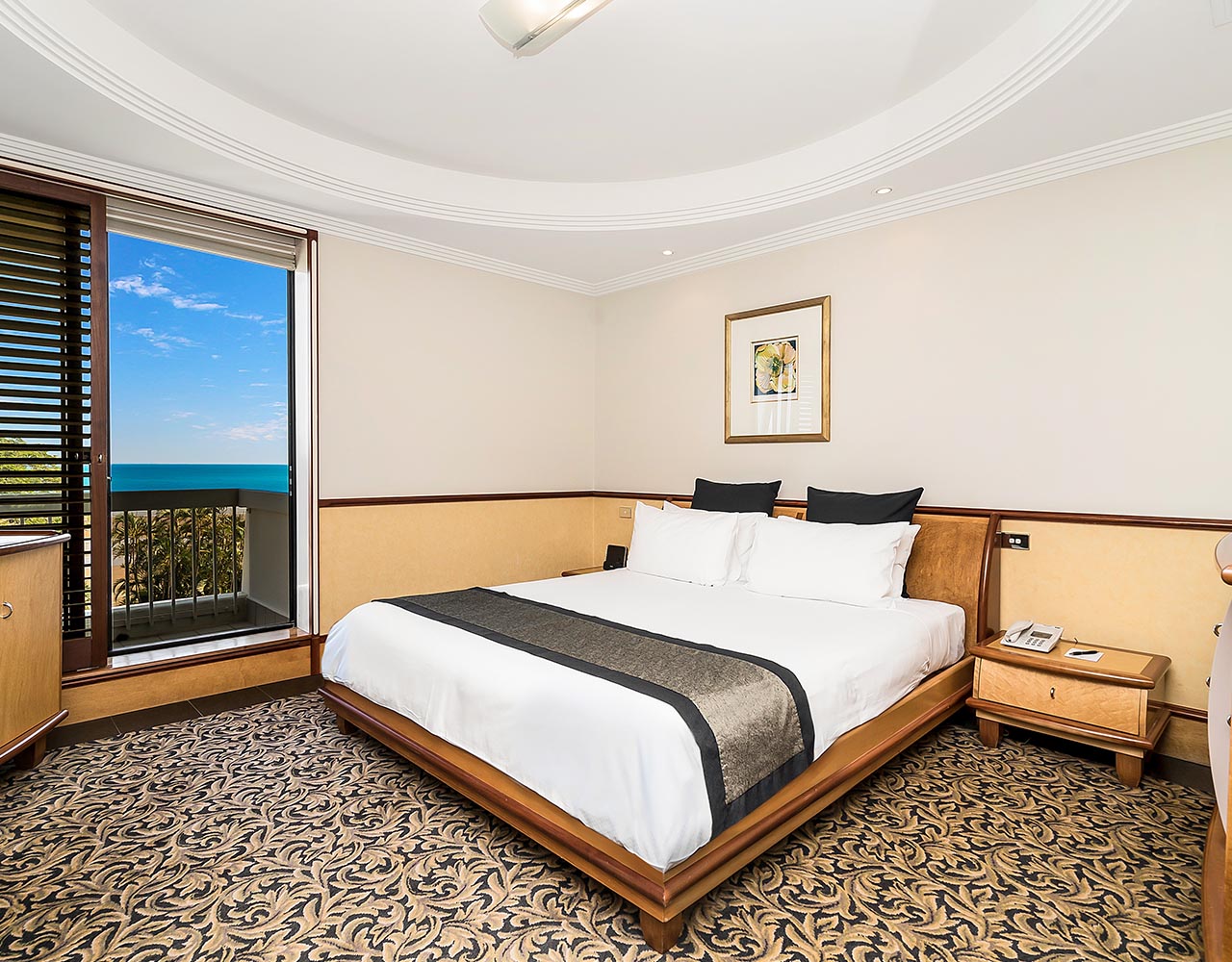 One Bedroom Suite with one king bed | Oceanview rooms | Darwin, Australia